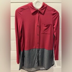 Lolë Two-Tone Button-Up Tunic – Red & Blue Denim, Size M